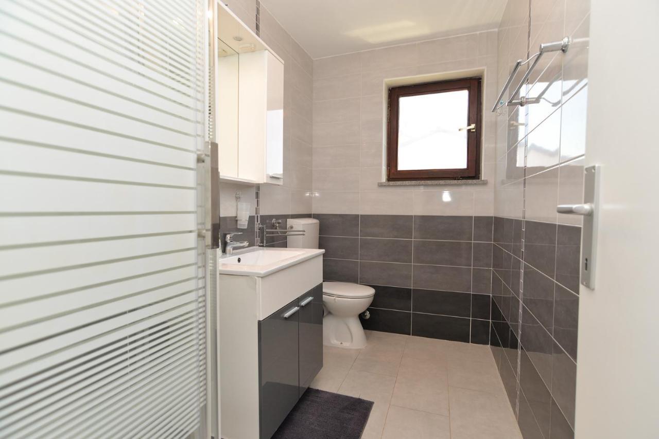 Stana 242 Apartament