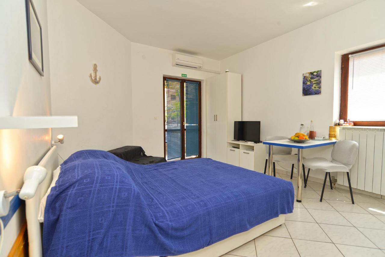 Stana 242 Apartament *