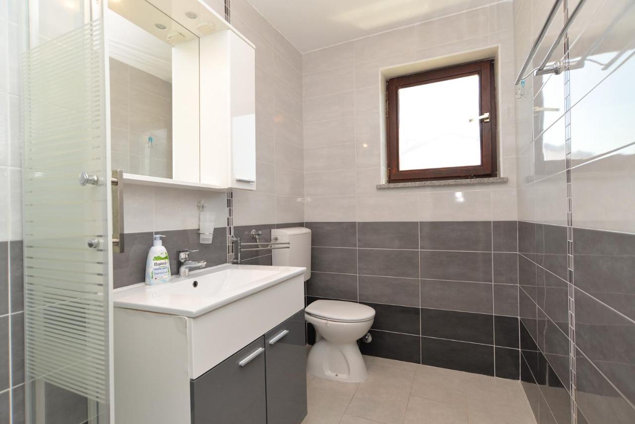Stana 242 Apartment Fažana